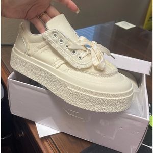 Fashion platform sneaker